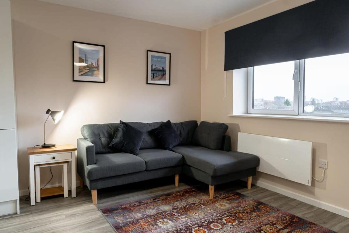 Modern 1 Bedroom Apartment In Manchester Buitenkant foto